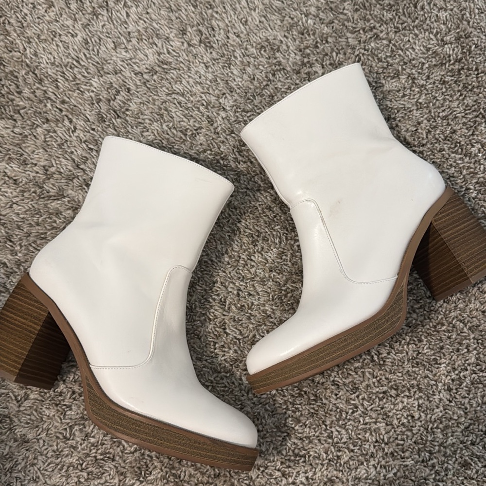 Universal Thread White and Brown Heeled Boots